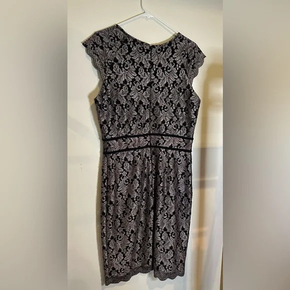 Roz & Ali Black Sheath Midi Dress Sleeveless Crew Neck - Picture 6 of 7